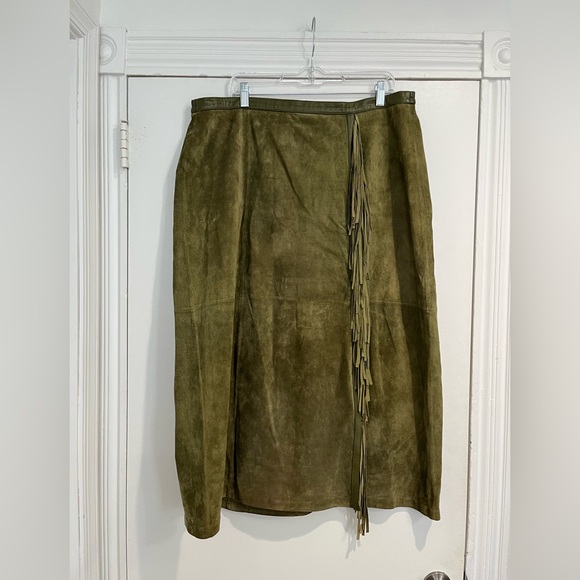 Linea Vintage Olive‎ Green Suede Skirt with Fringe Sz. 1X - Picture 2 of 8